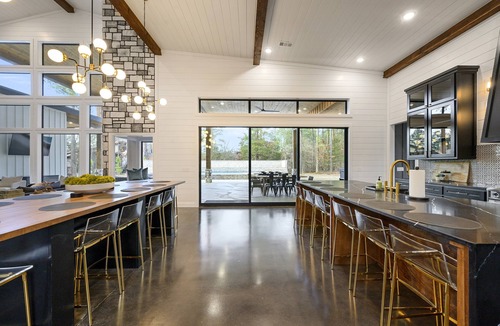 Hochatown Cabin | New|Heated Pool|Hot Tub|Fire Pit|Games|Events|Private|Gated|Paved Street