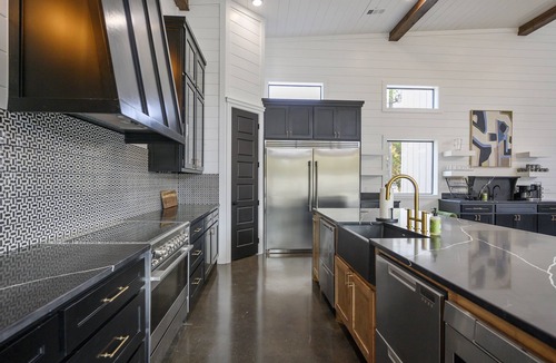 Hochatown Cabin | New|Heated Pool|Hot Tub|Fire Pit|Games|Events|Private|Gated|Paved Street