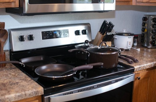 Decorah Condo | New Heights - 4Bd 2Ba, King, Pet Friendly, Close to Everything!