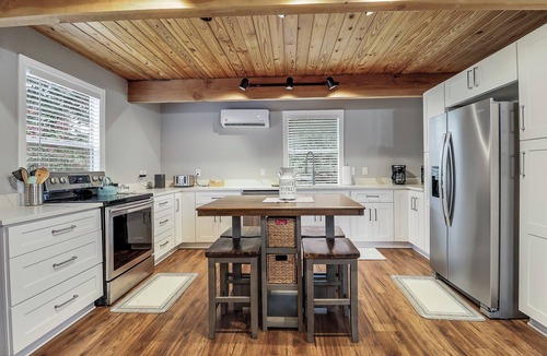 Spring Branch House | New! Hill Country Lake Cabin & Private Oasis!