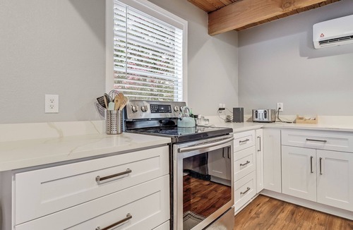 Spring Branch House | New! Hill Country Lake Cabin & Private Oasis!