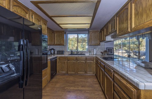 Oakhurst House | New! Hillside | Valley View