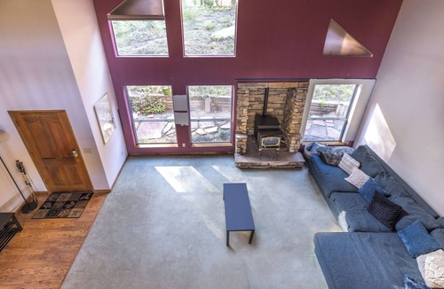 Oakhurst House | New! Hillside | Valley View