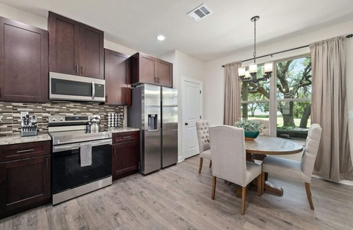 Point Venture Villa | New `Hogan Haven` Golf Course! Lake! Pool! Gym!