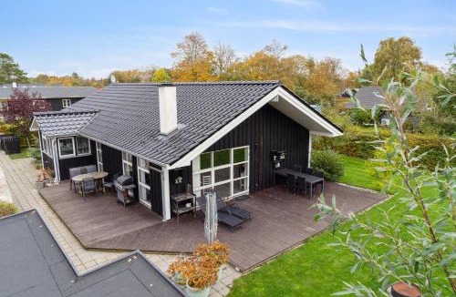 Dannemare House | New Holiday Home Close To The Beach