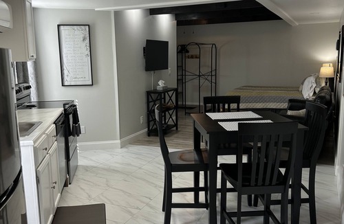 Vicksburg Apartment | New Holley Rentals studio apartment in Vicksburg