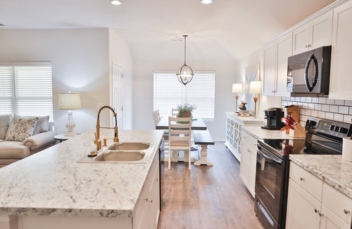 Lincoln House | New Home 3mi from Talladega Superspeedway