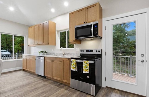 Roach House | New Home In Gated Community With Club House & Spa
