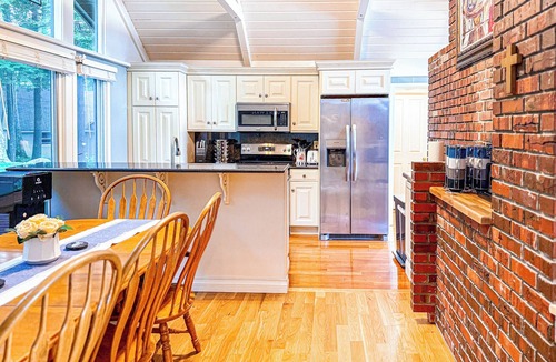 Meredith House | New Home! Lakefront, Dock, Fireplace, XBox