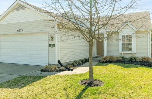 Otterbien Home House | New home w huge yard