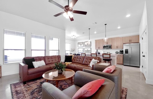 Temple House | NEW home with garage parking