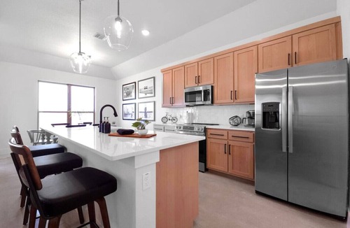 Temple House | NEW home with garage parking