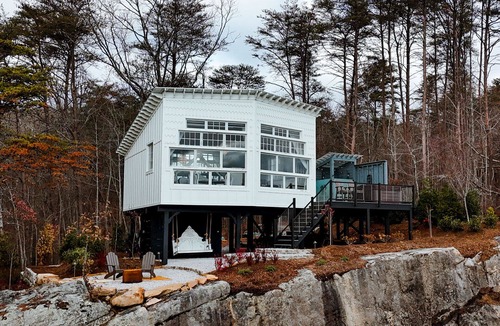 Lupton City Cabin | NEW Honeymoon Treehouse