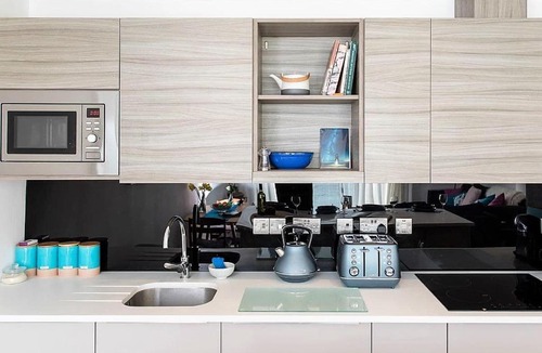 Sandown Apartment | New Horizon