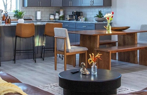Buena Vista House | NEW ★HOT AREA★ SLEEPS 12 SPACIOUS 8min to Broadway