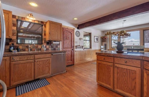 Tahoe Vista Cabin | New HOT TUB! Lake View, Knotty Pine Cabin with Charming Updates