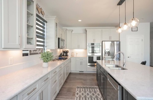 Cleveland Park House | New Hot Tub, Spacious, Near Downtown
