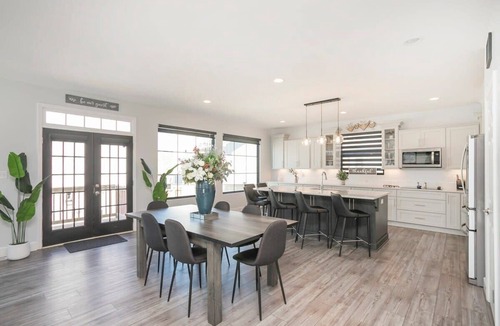 Cleveland Park House | New Hot Tub, Spacious, Near Downtown