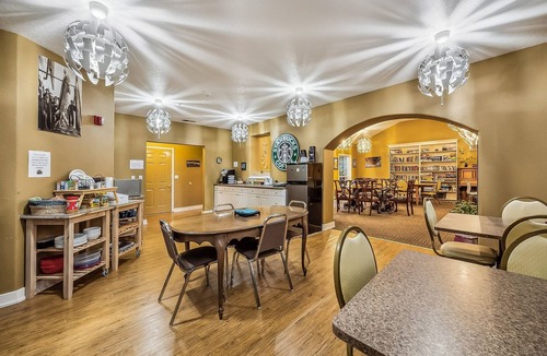 Cathlamet Apartment | NEW! Hotel Cathlamet Room 219 - Interior Full