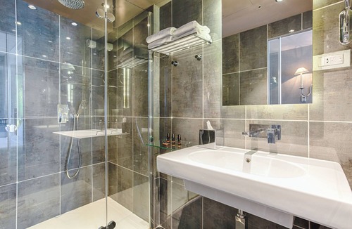 Quartier de la Folie-Mericourt Hotel | New Hotel République