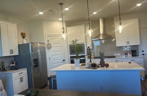 Manor House | New house. 20 minutes from ATX, 5 bedrooms