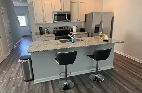 Adairsville House | New House Quiet and Modern