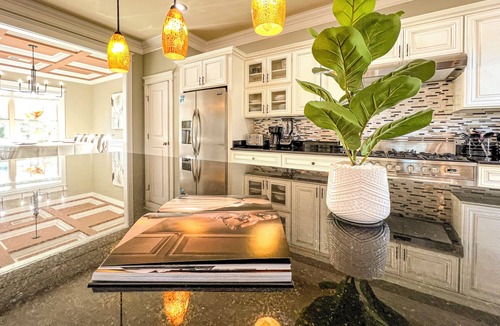 Edgehill House | New House w/Penthouse in 12 South, by Belmont/Vanderbilt. 5 minutes to Broadway
