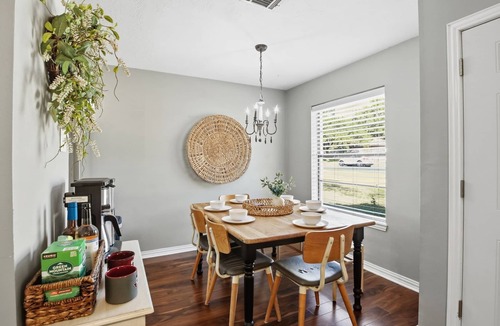 La Brisa House | NEW! Howdy Hang Out - Cozy, Cute and Comfortable House!