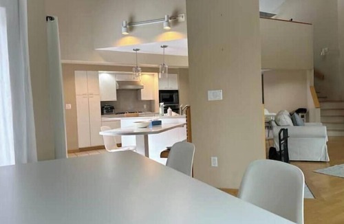 Manlius House | New! HT Pool Long Range Views Sleeps12 Location 99