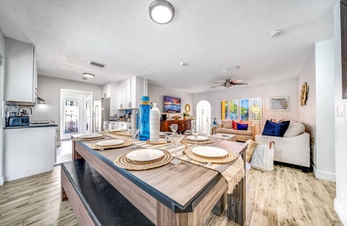 Oakland Park House | NEW HTD POOL/10 MIN TO BCH, 15 FROM AIRPORT/HOTTUB