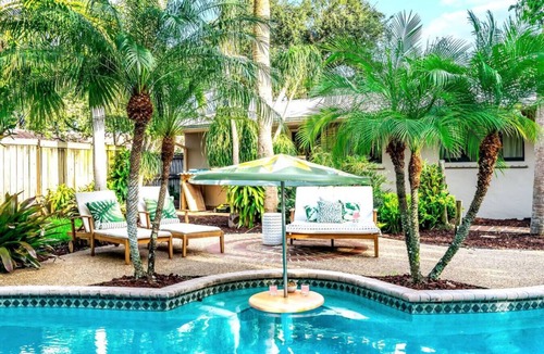 South Corals House | NEW! HTD POOL/HOT TUB/5 MIN TO BEACH/TIKI HUT!
