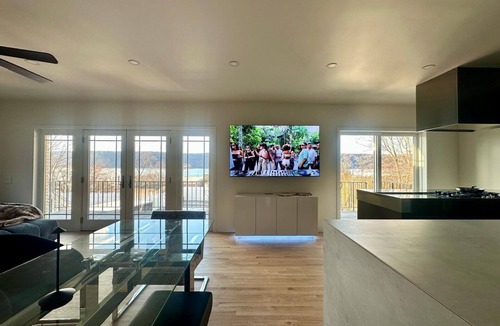 Ludlow Apartment | New Hudson River views at first Train stop NYC