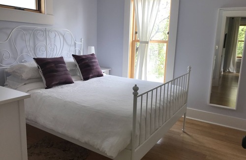 Hyde Park House | New Hyde Park Charmer Among the Trees