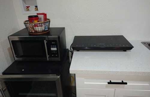 Citrus Heights Apartment | New ideal studio! Central and stylish!