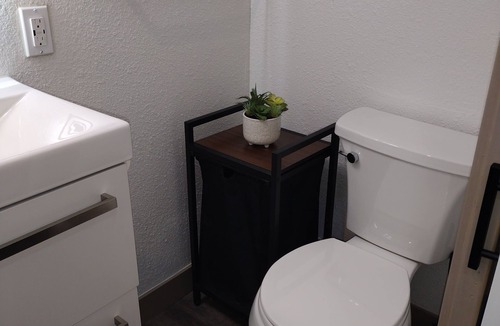 Citrus Heights Apartment | New ideal studio! Central and stylish!