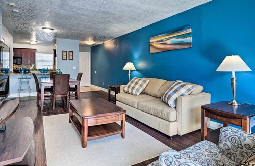 University House | NEW! Ideally Located Tampa Townhome w/ Shared Pool