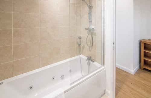 Carnmenellis Ski Chalet | New in 2017. Spacious and luxurious lodge.