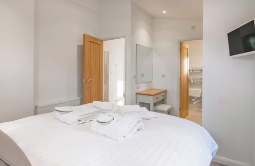 Carnmenellis Ski Chalet | New in 2017. Spacious and luxurious lodge.