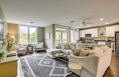 Akron Apartment | NEW in 2024, 'litfin Loft', Village of Akron