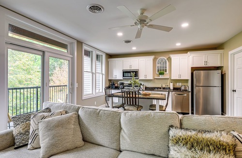 Akron Apartment | NEW in 2024, 'litfin Loft', Village of Akron