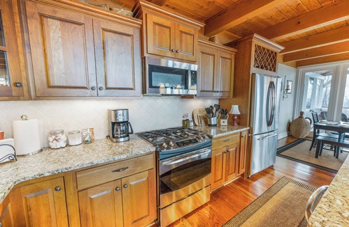 Monroe House | *NEW* Incredible Views & Quiet Luxury | 5BR
