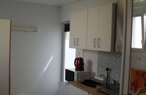 Dompierre-sur-Yon Apartment | New independent studio in house with garden