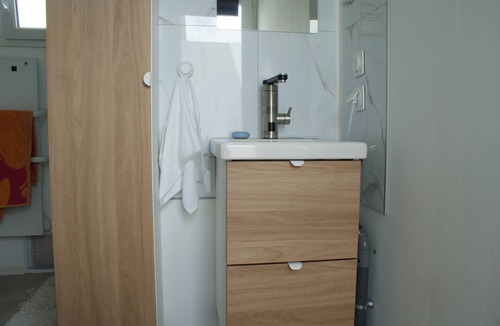 Dompierre-sur-Yon Apartment | New independent studio in house with garden