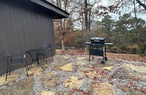 Clarksville Cabin | New Iron Mt. Forge Cabin! Spectacular Views! Fire Pit!