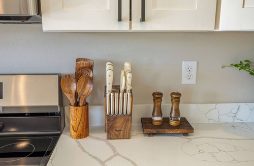 Ephrata House | NEW Ivy Streat Retreat in Ephrata, Sleeps 10, EV Charger + Foosball + Air Hockey