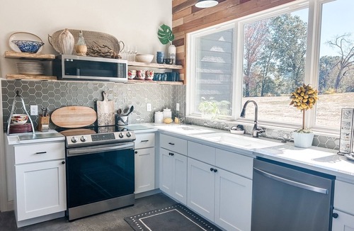 Bismarck House | NEW J&K's House #1 just mins from DeGray Lake!