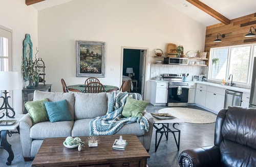 Bismarck House | NEW J&K's House #3 just mins from DeGray Lake!