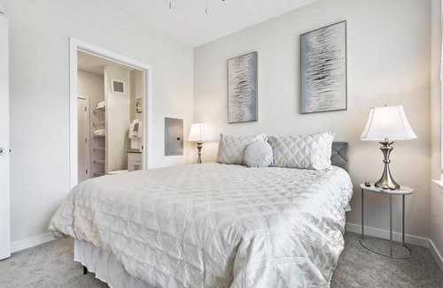 San Marco Apartment | New Jax City Rooftop Pool