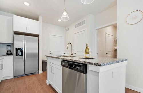 San Marco Apartment | New Jax City Rooftop Pool