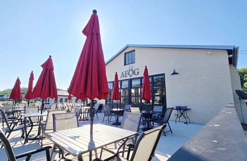 Buchanan Apartment | New King Bed Apartment: Brewery| River| Downtown